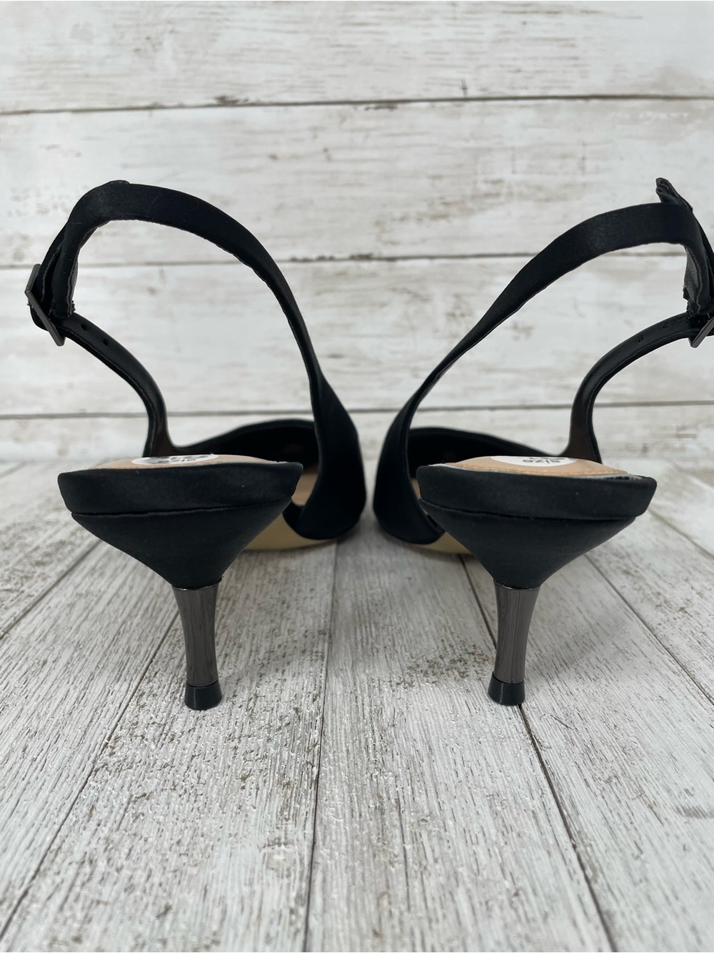 Jewel Badgley Mischka Black Satin Slingback Kitten Heels Size 8.5 - Picture 5 of 7